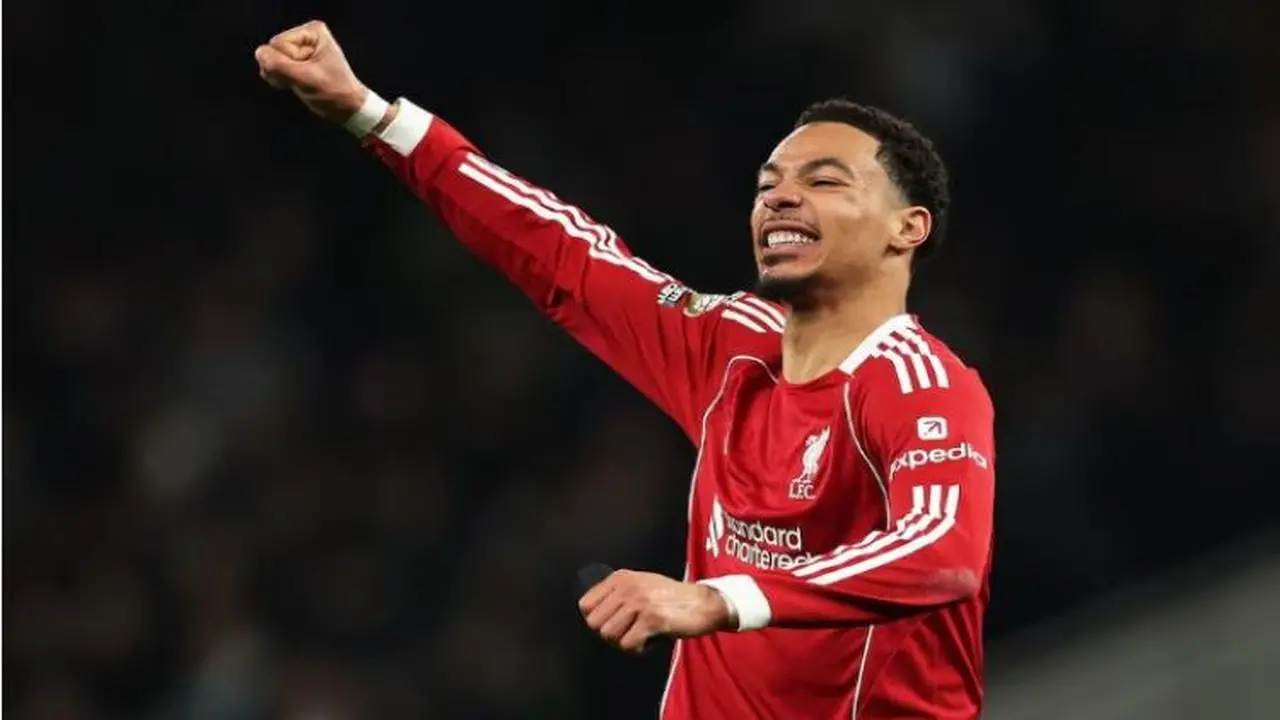 سلوت يشيد بدور أوجو إيكيتيكي الحاسم في صفوف ليفربول